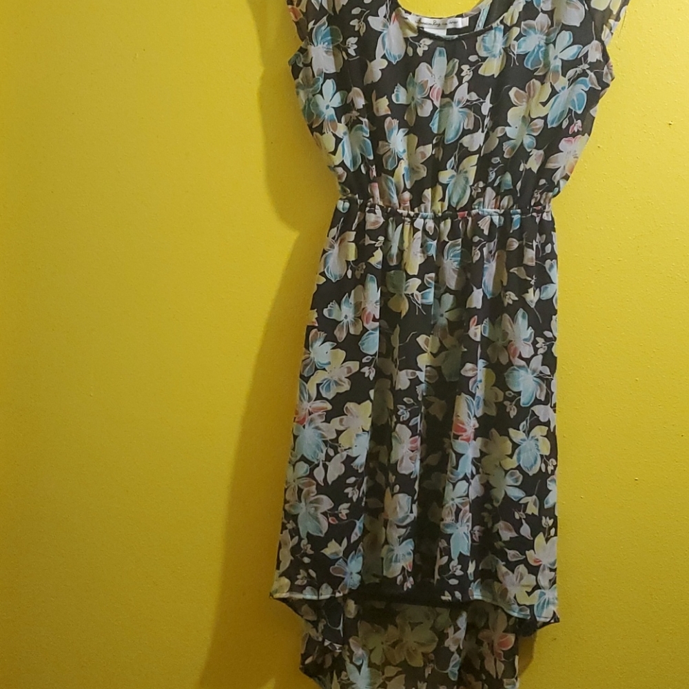Dress - Picture 2 of 3